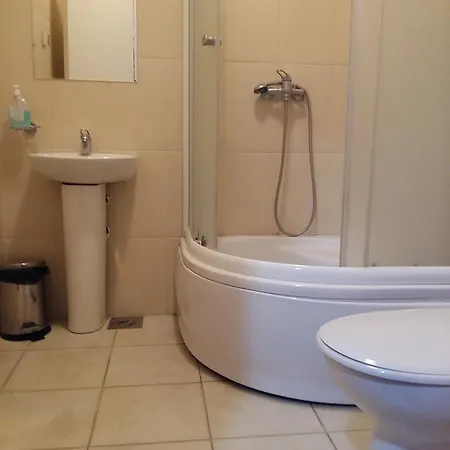 Bela Ruza 3* Belgrado